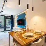 Appartement Mvision - Elegant Urban Nest