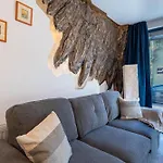 Mvision - Elegant Urban Nest * Braşov