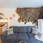 Appartement Mvision - Elegant Urban Nest Braşov