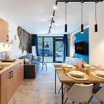 Appartement Mvision - Elegant Urban Nest Braşov