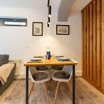 Mvision - Elegant Urban Nest Braşov