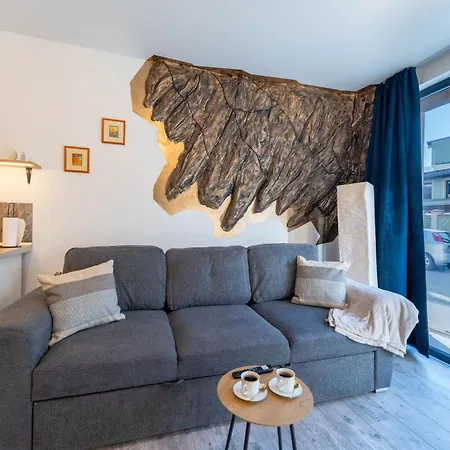 Mvision - Elegant Urban Nest Apartment Brasov