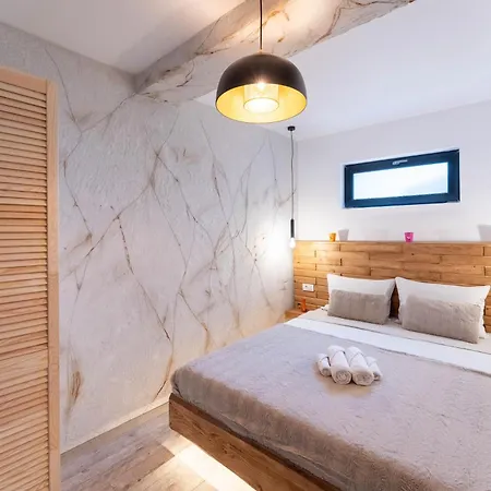 Apartment Mvision - Elegant Urban Nest Brasov