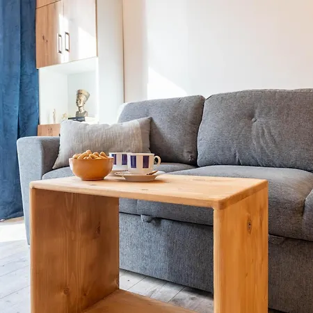 Mvision - Elegant Urban Nest Apartment Brasov