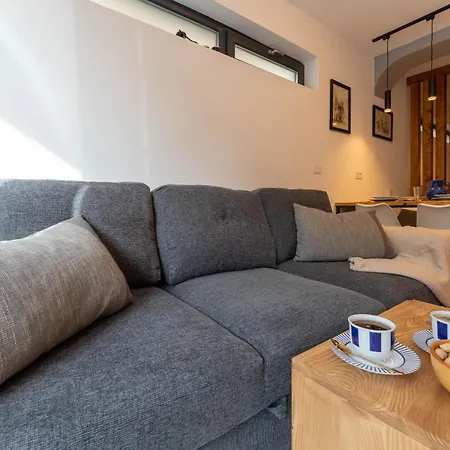 Mvision - Elegant Urban Nest Apartment *