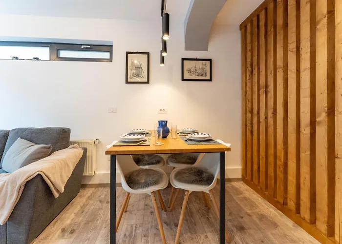 Mvision - Elegant Urban Nest בראשוב